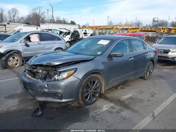 1N4AL3APXJC228909 2018 NISSAN ALTIMA - Image 2