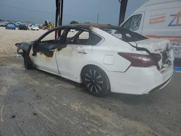 1N4AL3APXJC238999 2018 NISSAN ALTIMA - Image 2