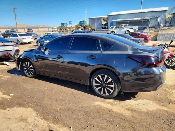 1N4AL3APXJC240588 2018 NISSAN ALTIMA - Image 2