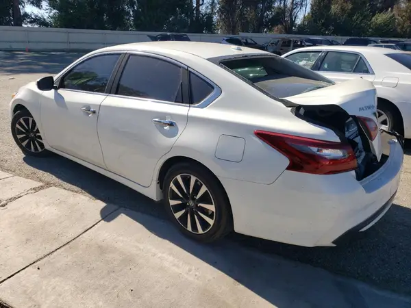 1N4AL3APXJC241093 2018 NISSAN ALTIMA - Image 2