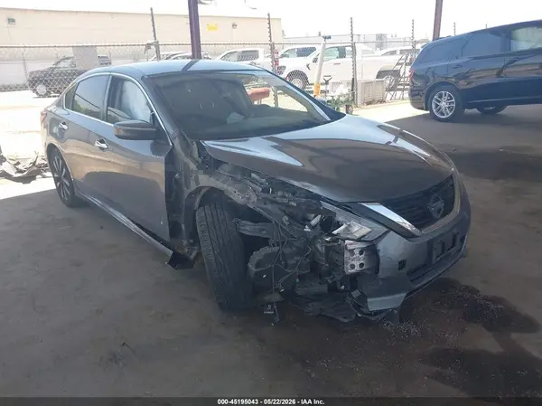 1N4AL3APXJC248433 2018 NISSAN ALTIMA - Image 1