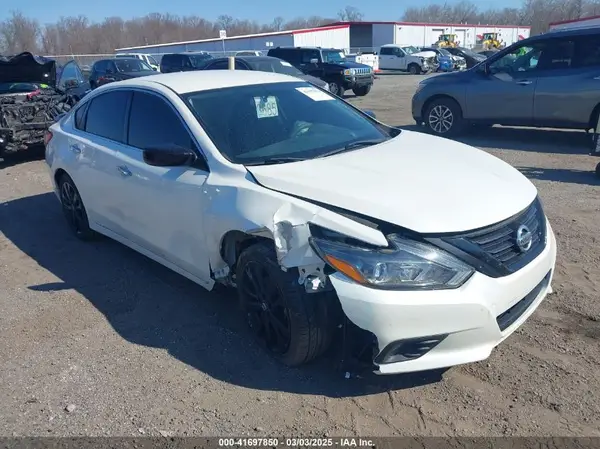 1N4AL3APXJC254250 2018 NISSAN ALTIMA - Image 1