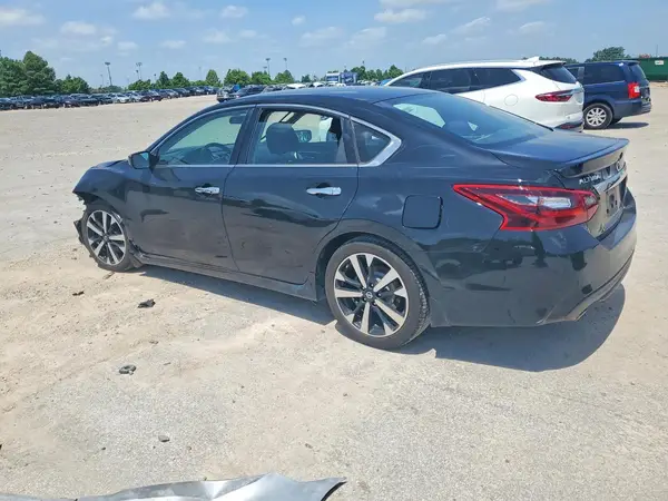 1N4AL3APXJC257312 2018 NISSAN ALTIMA - Image 2
