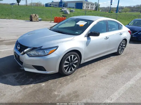 1N4AL3APXJC258864 2018 NISSAN ALTIMA - Image 2