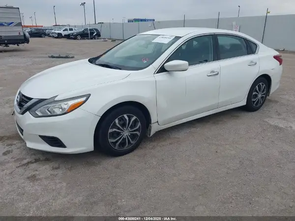 1N4AL3APXJC258914 2018 NISSAN ALTIMA - Image 2
