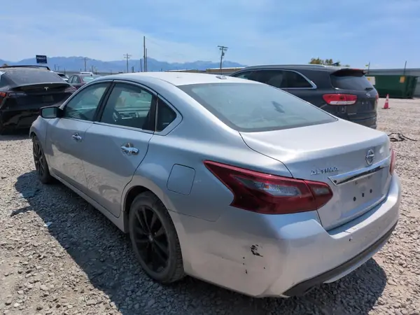 1N4AL3APXJC262249 2018 NISSAN ALTIMA - Image 2