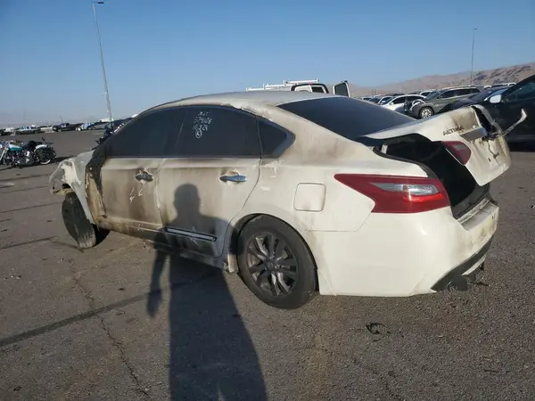 1N4AL3APXJC262672 2018 NISSAN ALTIMA - Image 2