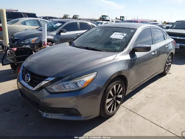 1N4AL3APXJC263918 2018 NISSAN ALTIMA - Image 2
