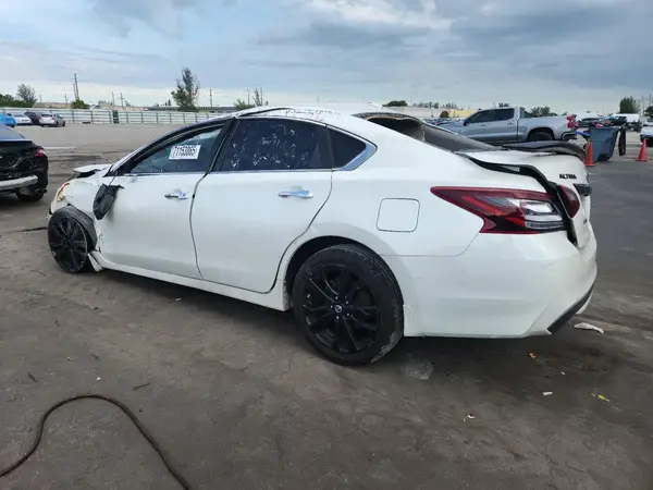 1N4AL3APXJC264731 2018 NISSAN ALTIMA - Image 2