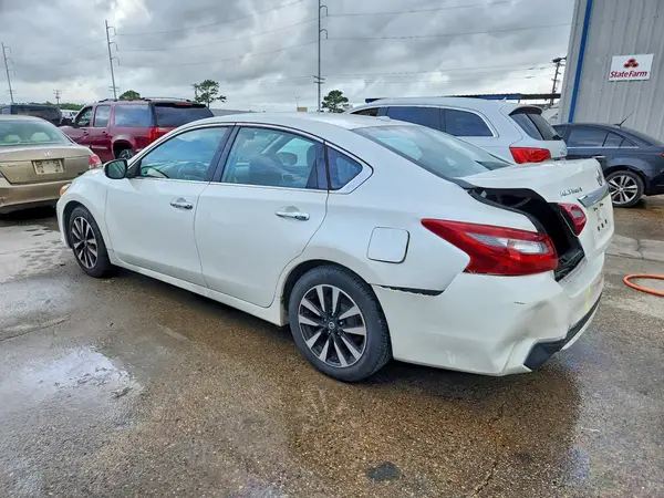 1N4AL3APXJC266219 2018 NISSAN ALTIMA - Image 2