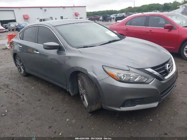 1N4AL3APXJC268701 2018 NISSAN ALTIMA - Image 1
