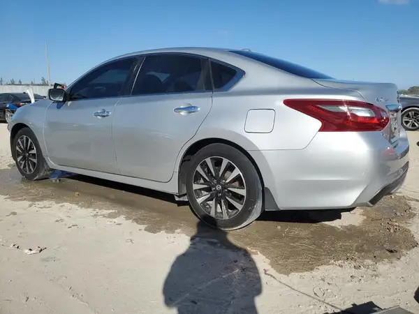 1N4AL3APXJC269475 2018 NISSAN ALTIMA - Image 2