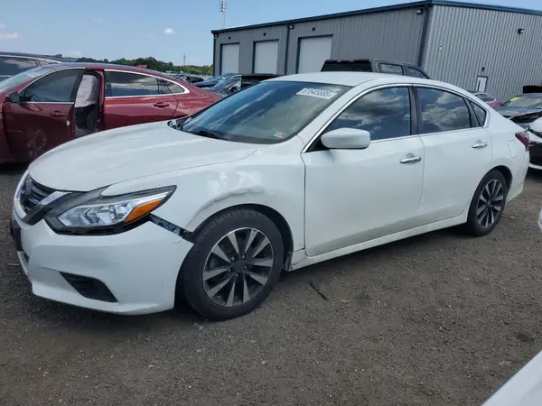 1N4AL3APXJC269895 2018 NISSAN ALTIMA - Image 1