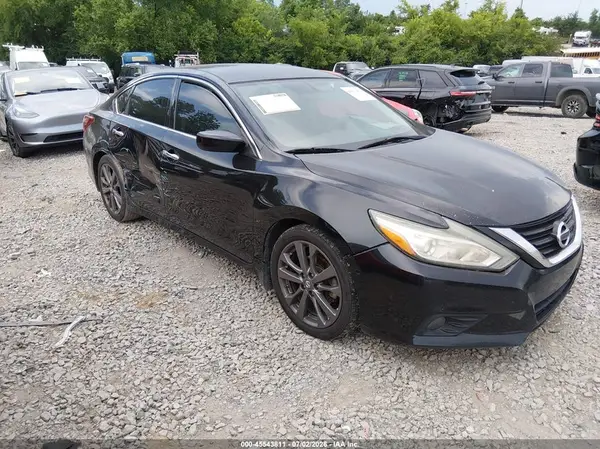 1N4AL3APXJC272084 2018 NISSAN ALTIMA - Image 1