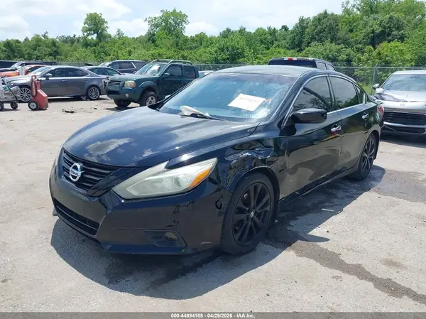 1N4AL3APXJC272800 2018 NISSAN ALTIMA - Image 2