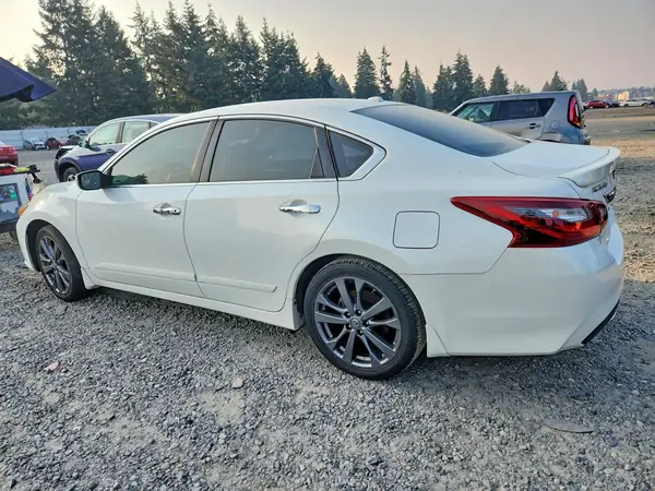 1N4AL3APXJC278631 2018 NISSAN ALTIMA - Image 2