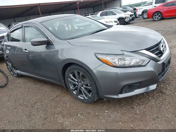 1N4AL3APXJC285515 2018 NISSAN ALTIMA - Image 1