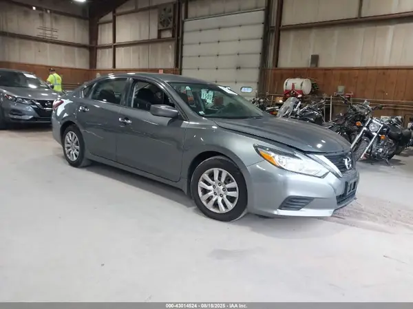 1N4AL3APXJC285823 2018 NISSAN ALTIMA - Image 1