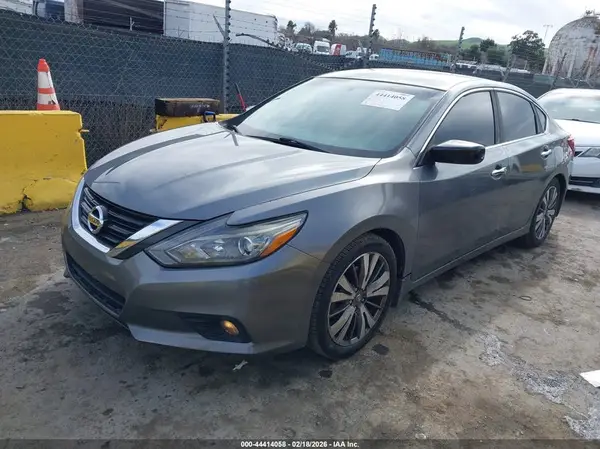 1N4AL3APXJC291170 2018 NISSAN ALTIMA - Image 2