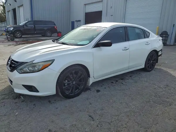 1N4AL3APXJC478859 2018 NISSAN ALTIMA - Image 1