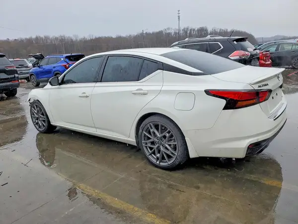 1N4AL4CV1PN338391 2023 NISSAN ALTIMA - Image 2