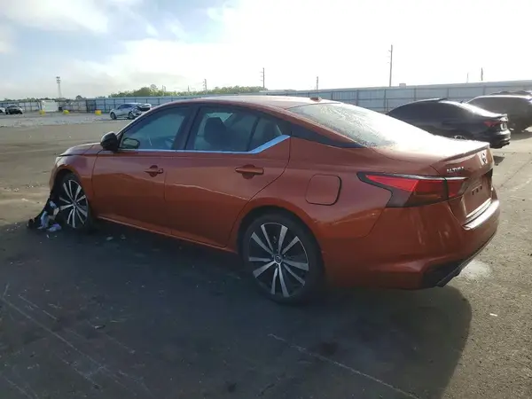 1N4AL4CV3MN358301 2021 NISSAN ALTIMA - Image 2