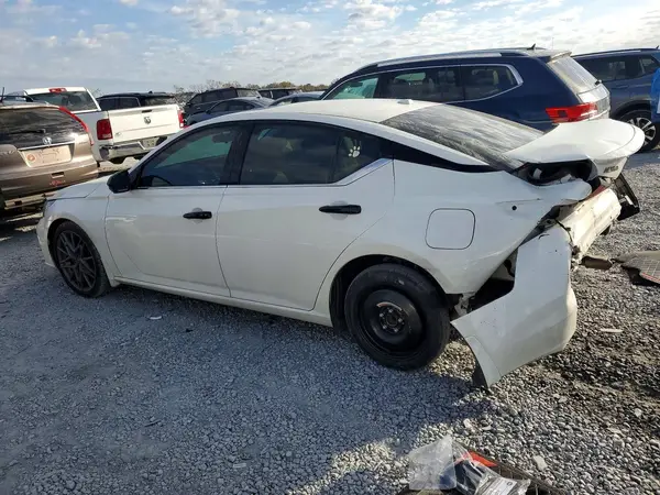 1N4AL4CV3RN368284 2024 NISSAN ALTIMA - Image 2