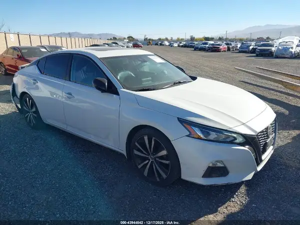 1N4AL4CV4MN341460 2021 NISSAN ALTIMA - Image 1