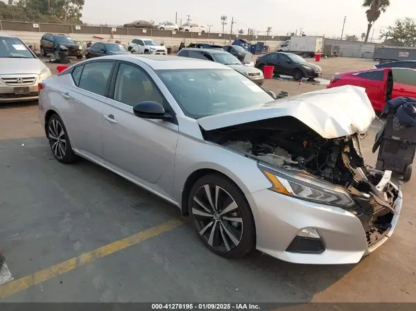 1N4AL4CV4MN406596 2021 NISSAN ALTIMA - Image 1