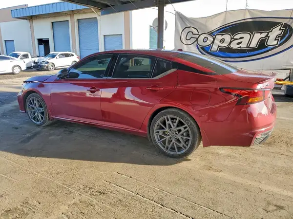 1N4AL4CV4RN372778 2024 NISSAN ALTIMA - Image 2