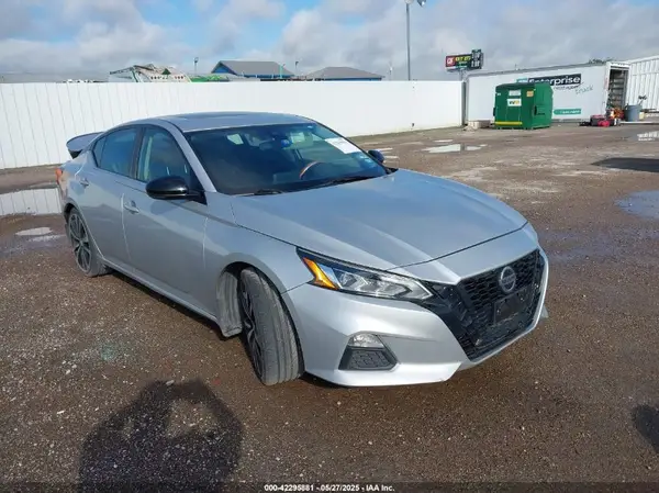 1N4AL4CV5MN303154 2021 NISSAN ALTIMA - Image 1