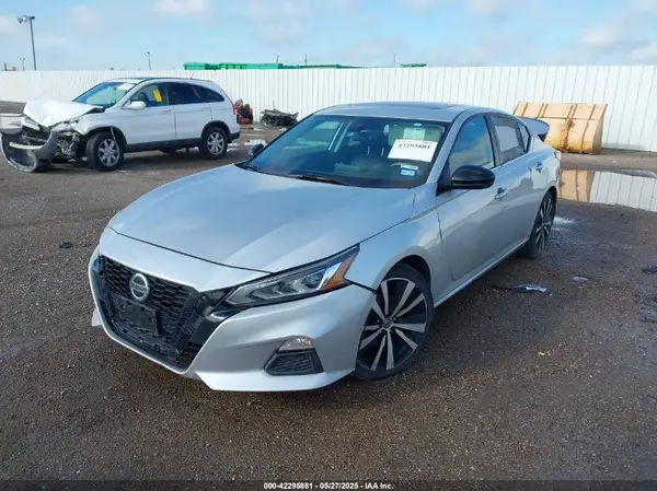 1N4AL4CV5MN303154 2021 NISSAN ALTIMA - Image 2