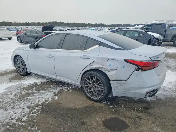 1N4AL4CV5RN300505 2024 NISSAN ALTIMA - Image 2