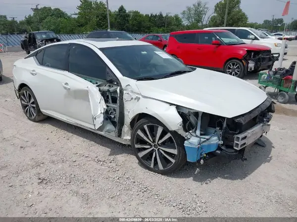 1N4AL4CV6KC259738 2019 NISSAN ALTIMA - Image 1