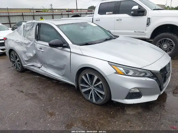 1N4AL4CV6MN379126 2021 NISSAN ALTIMA - Image 1