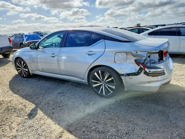 1N4AL4CV7MN410660 2021 NISSAN ALTIMA - Image 2