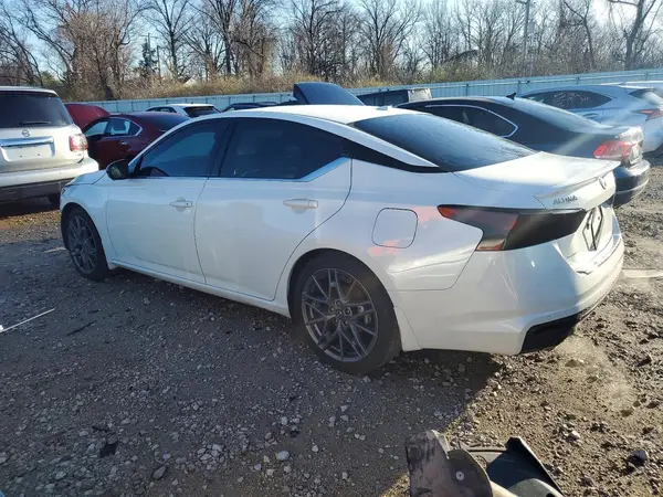 1N4AL4CV7PN394027 2023 NISSAN ALTIMA - Image 2