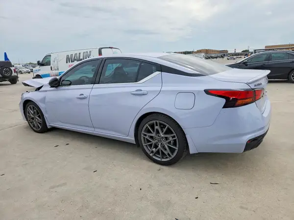 1N4AL4CV7RN425215 2024 NISSAN ALTIMA - Image 2