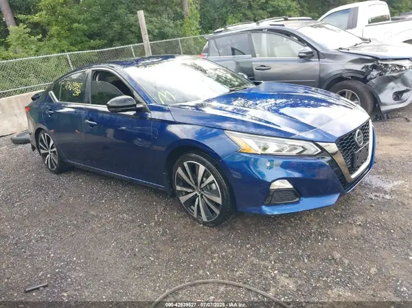 1N4AL4CV8MN301124 2021 NISSAN ALTIMA - Image 1