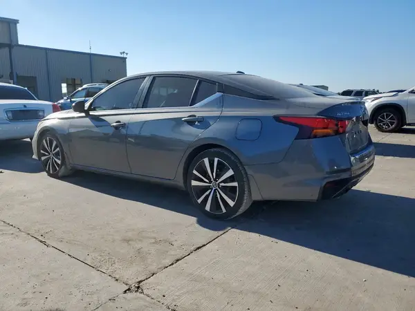 1N4AL4CV9MN300810 2021 NISSAN ALTIMA - Image 2