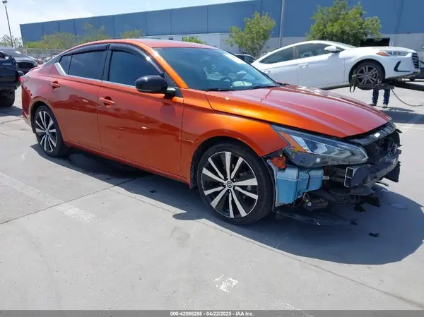1N4AL4CV9MN332768 2021 NISSAN ALTIMA - Image 1