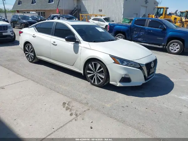 1N4AL4CV9MN377435 2021 NISSAN ALTIMA - Image 1