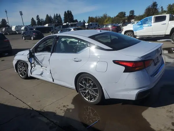 1N4AL4CVXPN318477 2023 NISSAN ALTIMA - Image 2