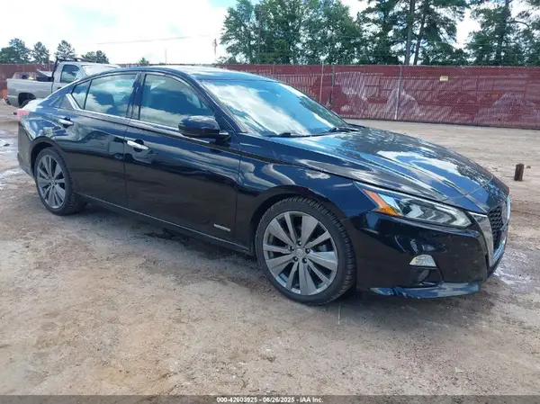 1N4AL4FV3KC100669 2019 NISSAN ALTIMA - Image 1