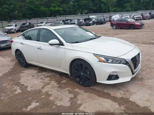 1N4AL4FV3LN307438 2020 NISSAN ALTIMA - Image 1