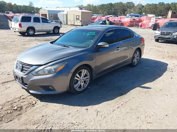 1N4BL3AP0HC139087 2017 NISSAN ALTIMA - Image 2