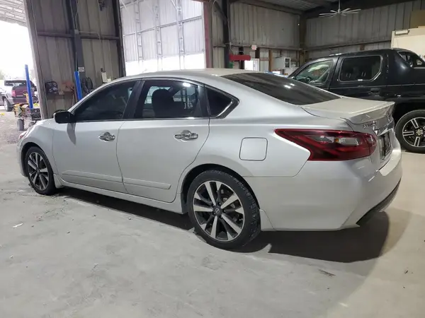 1N4BL3AP0HC157993 2017 NISSAN ALTIMA - Image 2