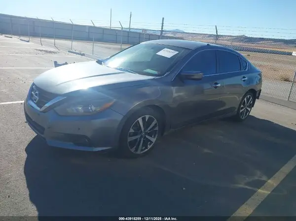 1N4BL3AP0HC160019 2017 NISSAN ALTIMA - Image 2