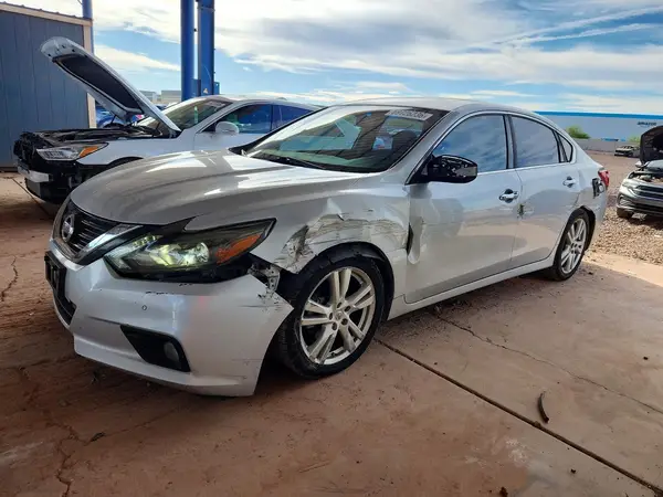 1N4BL3AP0HC204049 2017 NISSAN ALTIMA - Image 1
