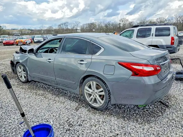 1N4BL3AP0HC250772 2017 NISSAN ALTIMA - Image 2